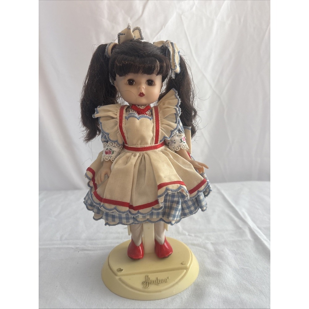 Vintage 1988 Effanbee 9 Doll With Stand Auburn Hair Green Eyes B9